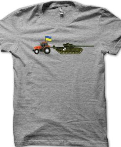 Support UKRAINE tractor pulling a Russian T-72 tank cotton T-shirt